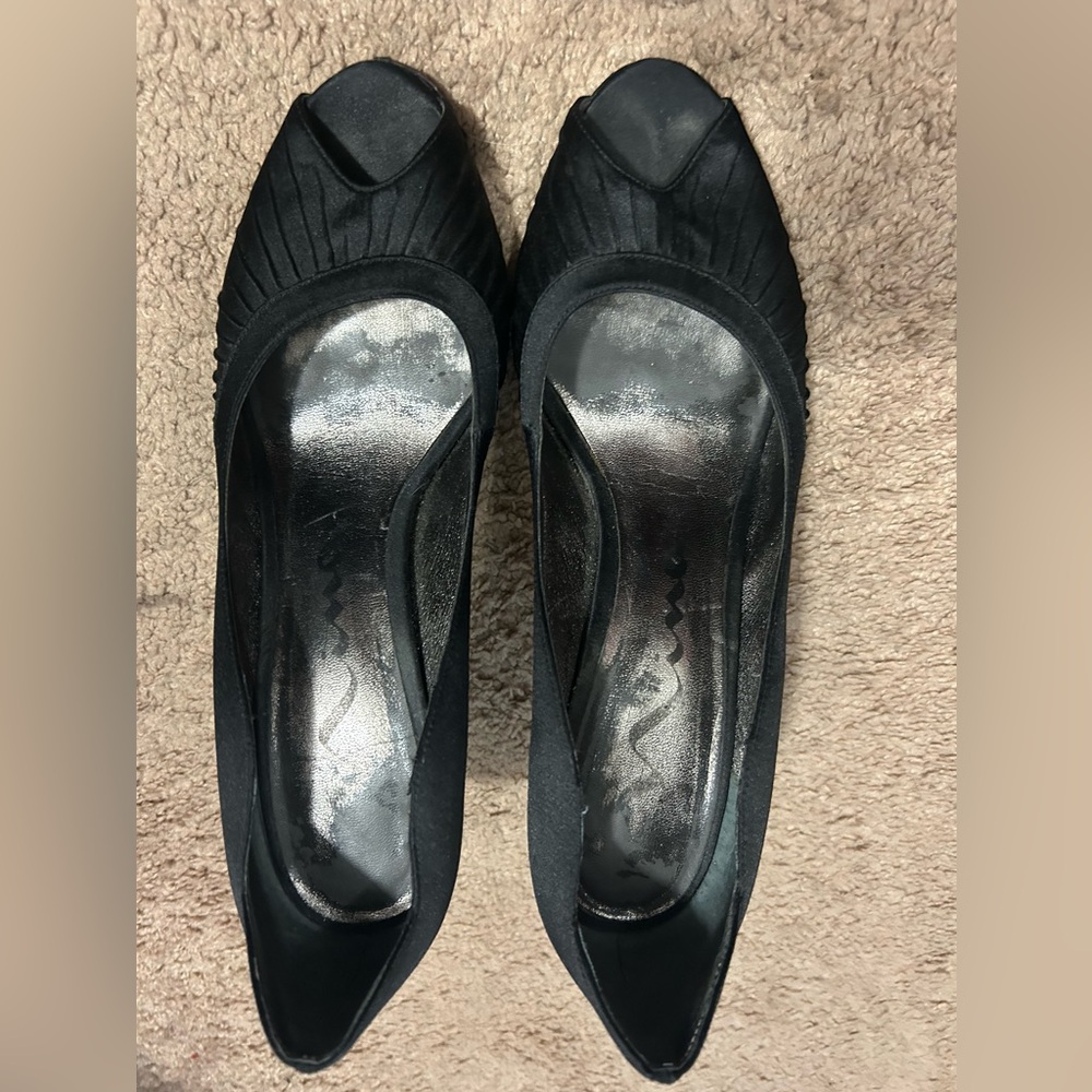 Nina peep toe heel
